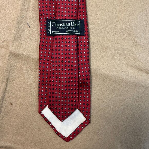 Christian Dior Cravates Red Geometric Pattern Silk Tie Mens Accessory - Picture 6 of 6